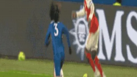 2025年2月3日亚冬会火炬传递：11公里路程，120火炬手接力展现风采